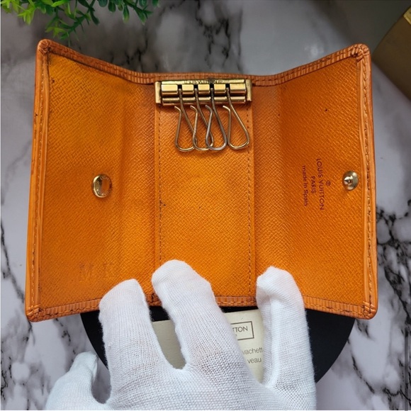 LV Key Case Epi Leather Authentic EUC - Picture 7 of 13